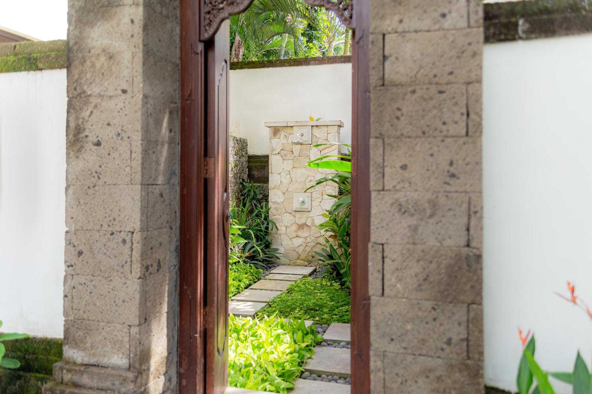 Villa Dorado - Steps From Jimbaran Beach מראה חיצוני תמונה