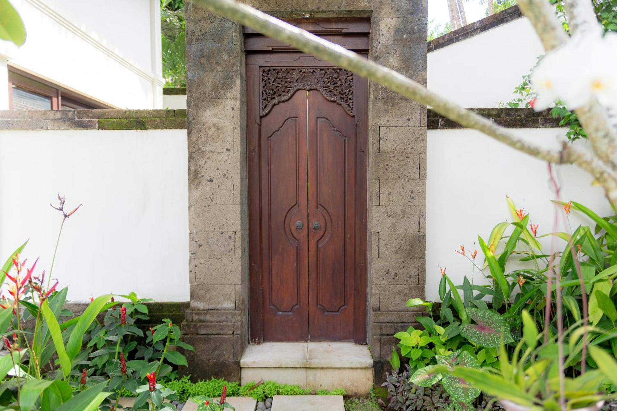 Villa Dorado - Steps From Jimbaran Beach מראה חיצוני תמונה